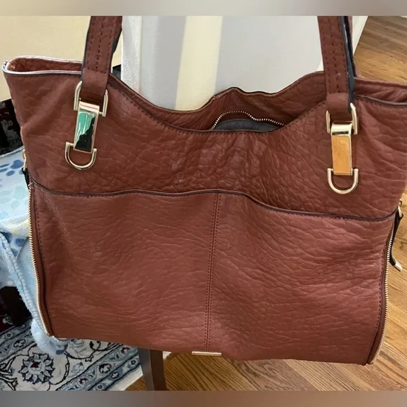 Vince Camuto women’s soft genuine leather Tot-bag cross body. Pine cone color - Picture 1 of 10